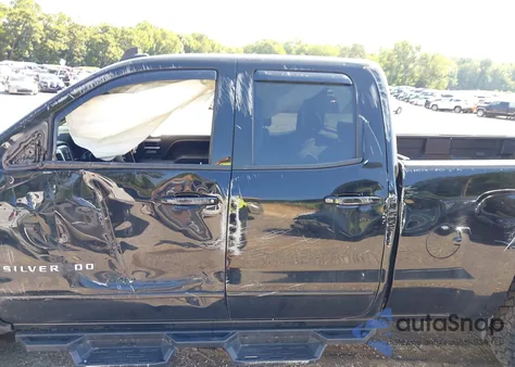 2015 Chevrolet Silverado 2Lt z USA, uszkodzony, nr VIN 1GCVKREC0FZ206110